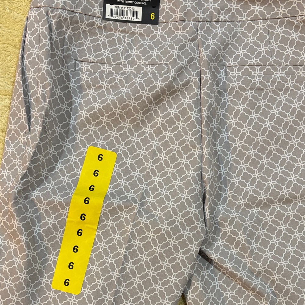 Mario Serrani Gray and White Patterned Women’s Bermuda Shorts